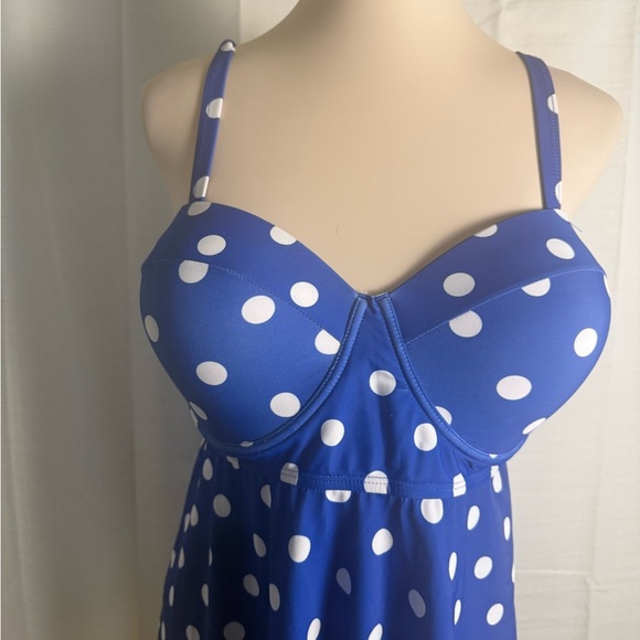Blue and White Polka Dot Tankini and Bottoms - Picture 8 of 10